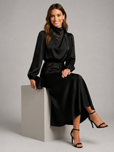 Vestido midi de cuello alto con sensación de satén para invitada de boda