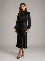 Vestido midi de cuello alto con sensación de satén para invitada de boda