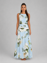 Vestido largo sin mangas con cuello barco y estampado floral para invitada de boda