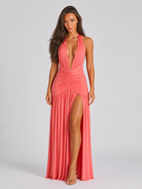 Vestido maxi con cuello halter para invitada de boda