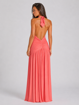 Vestido maxi con cuello halter para invitada de boda