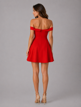 Robe mini sculptée épaules dénudées pour cocktail femme