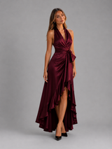 Vestido maxi satinado halter con volantes para mujer de noche