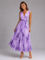 Vestido maxi plisado floral en línea A para invitada de boda