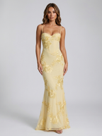 Vestido maxi con corsé floral para invitada de boda