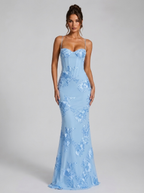 Vestido maxi con corsé floral para invitada de boda