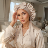 Bonnet en satin avec nœud - Noir