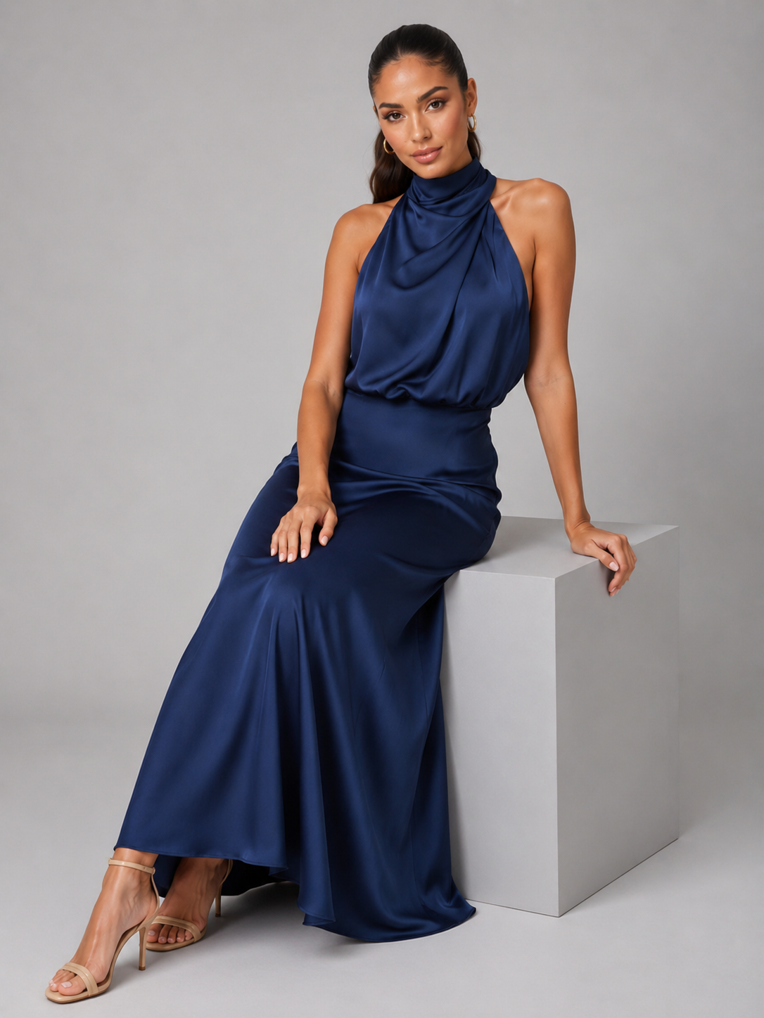 Robe midi à col montant effet satin pour invité de mariage