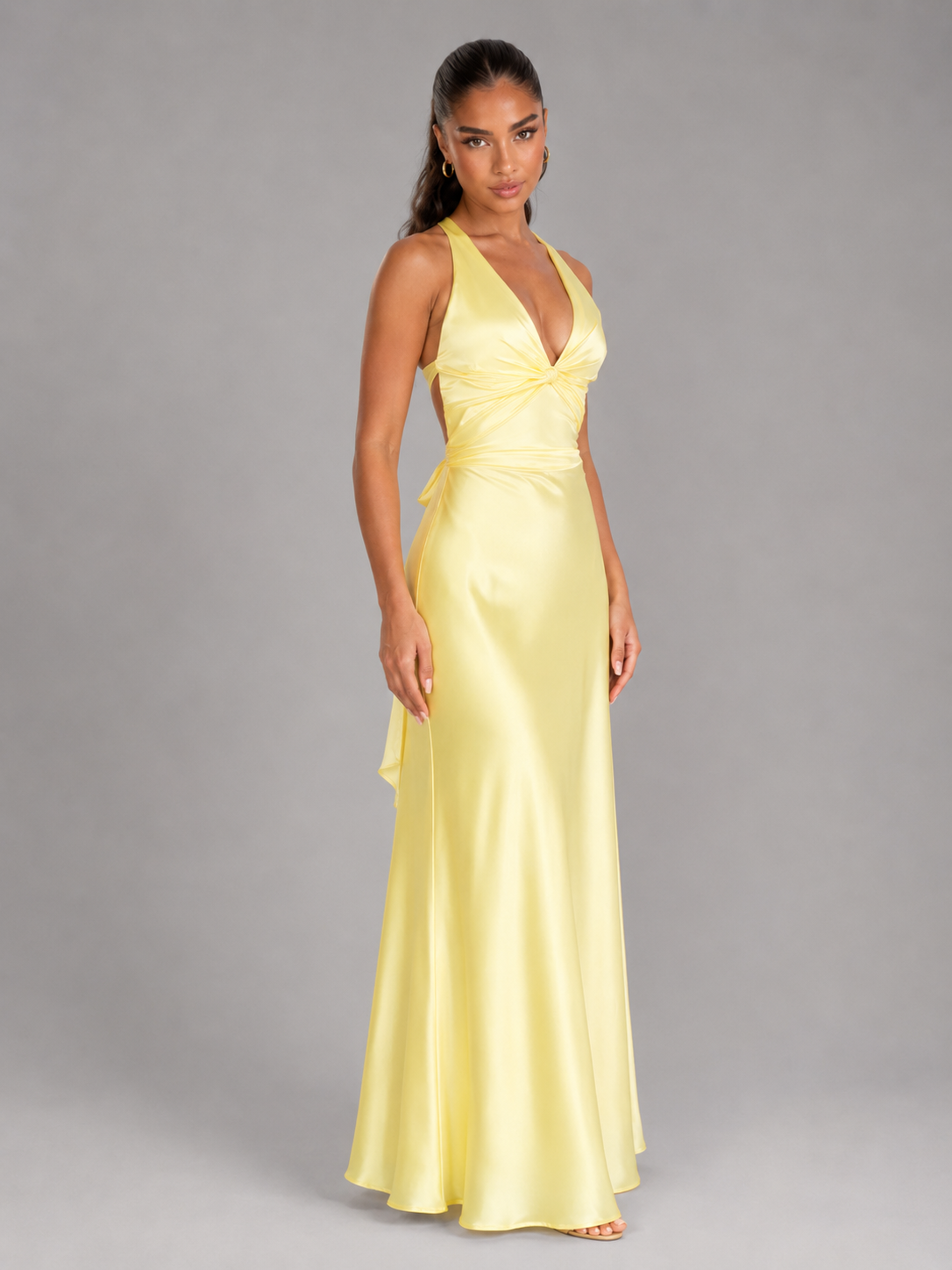Robe maxi halter froncée effet satin pour soirée femme