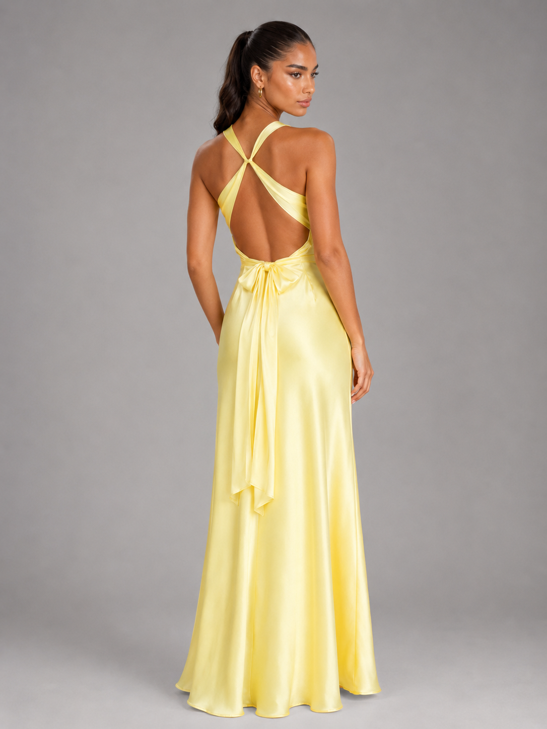 Robe maxi halter froncée effet satin pour soirée femme