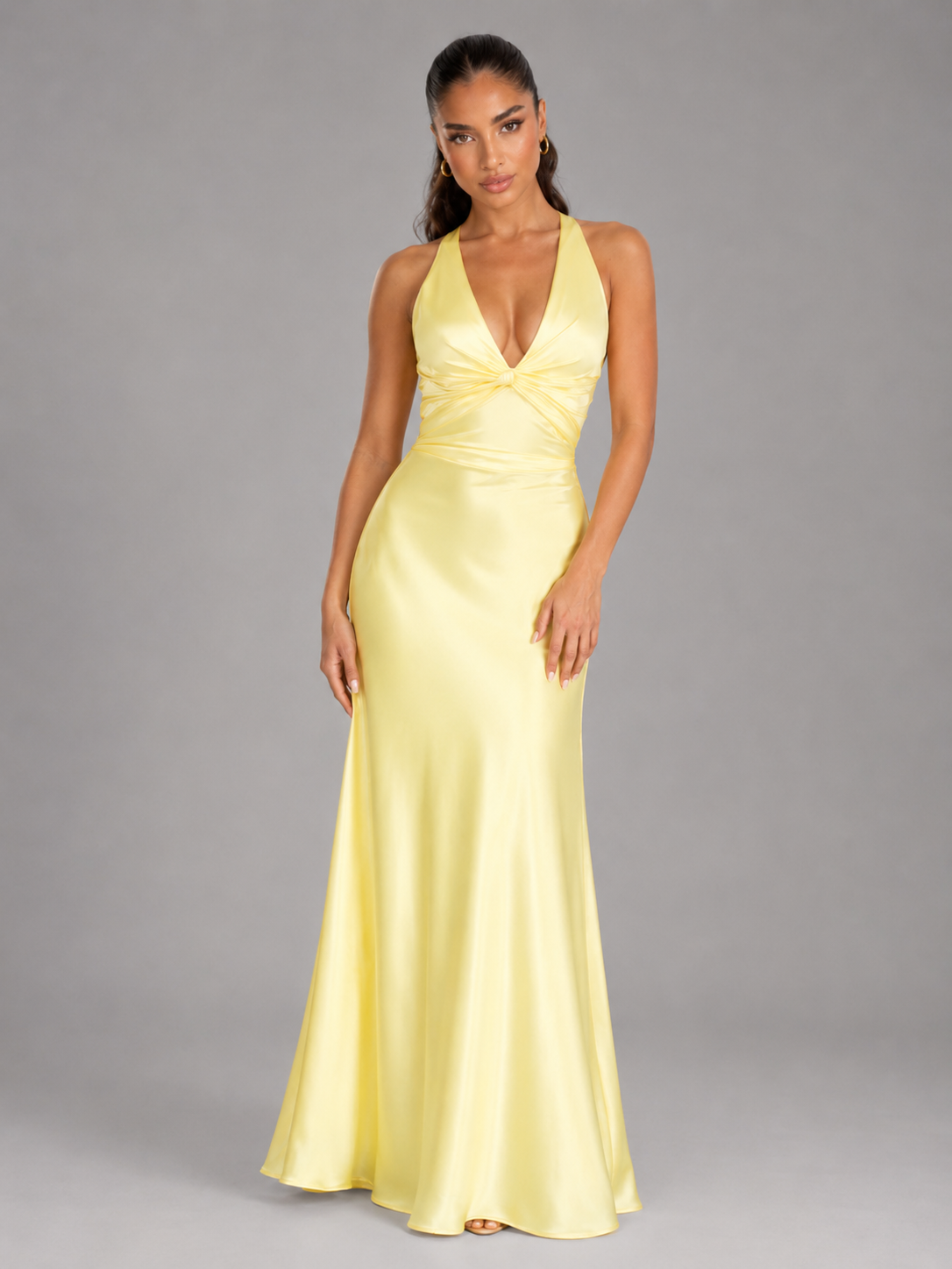 Robe maxi halter froncée effet satin pour soirée femme