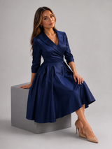 Robe midi portefeuille effet satin pour invitée de mariage