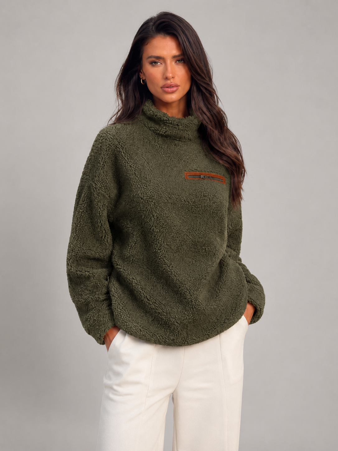 Suéter de cuello alto y textura peluda para mujer