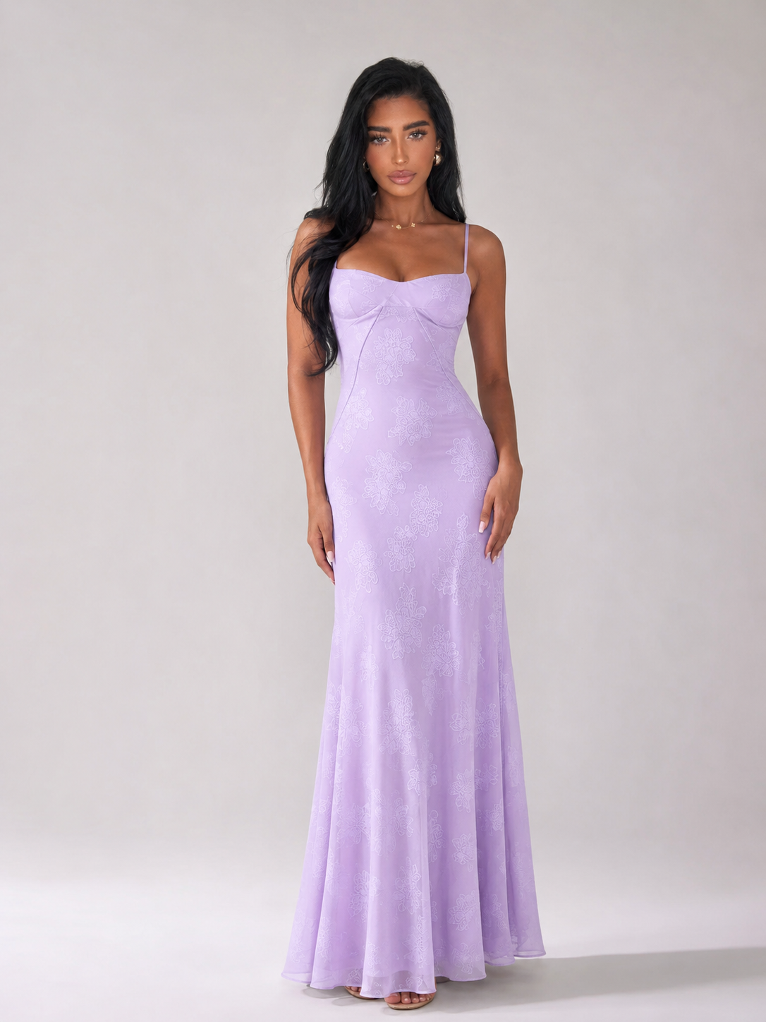 Robe longue à bretelles fines et décolleté cœur pour femme soirée  