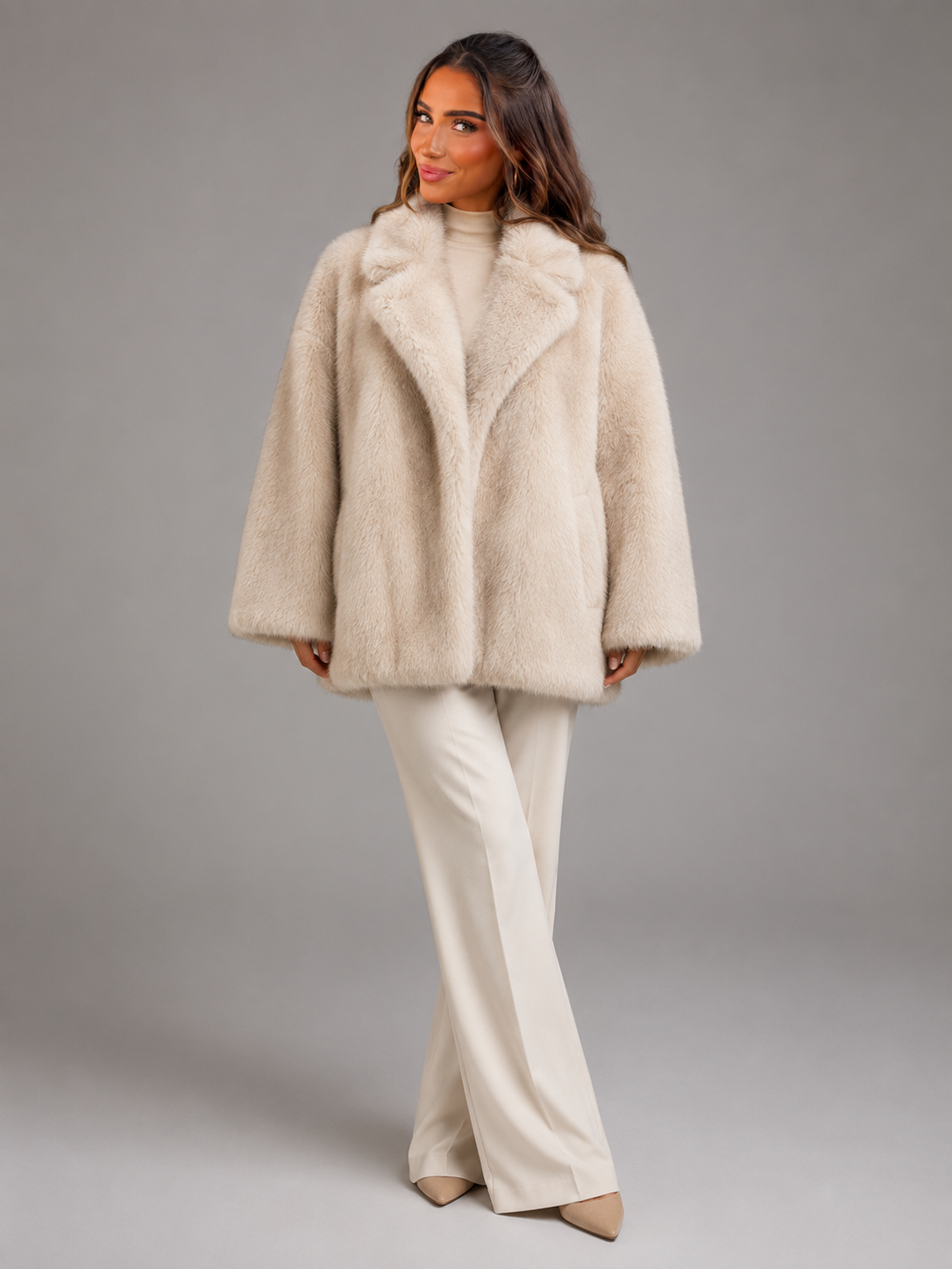 Faux fur oversized coat – front view – Nude & Nero