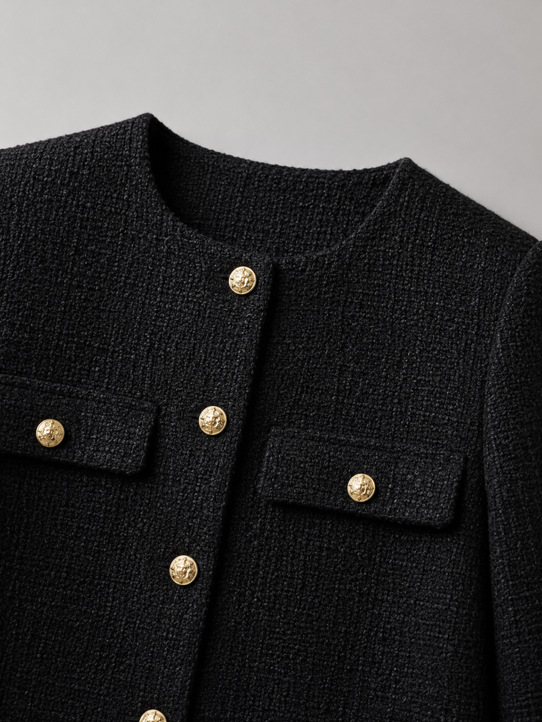Chaqueta corta de tweed con botones dorados