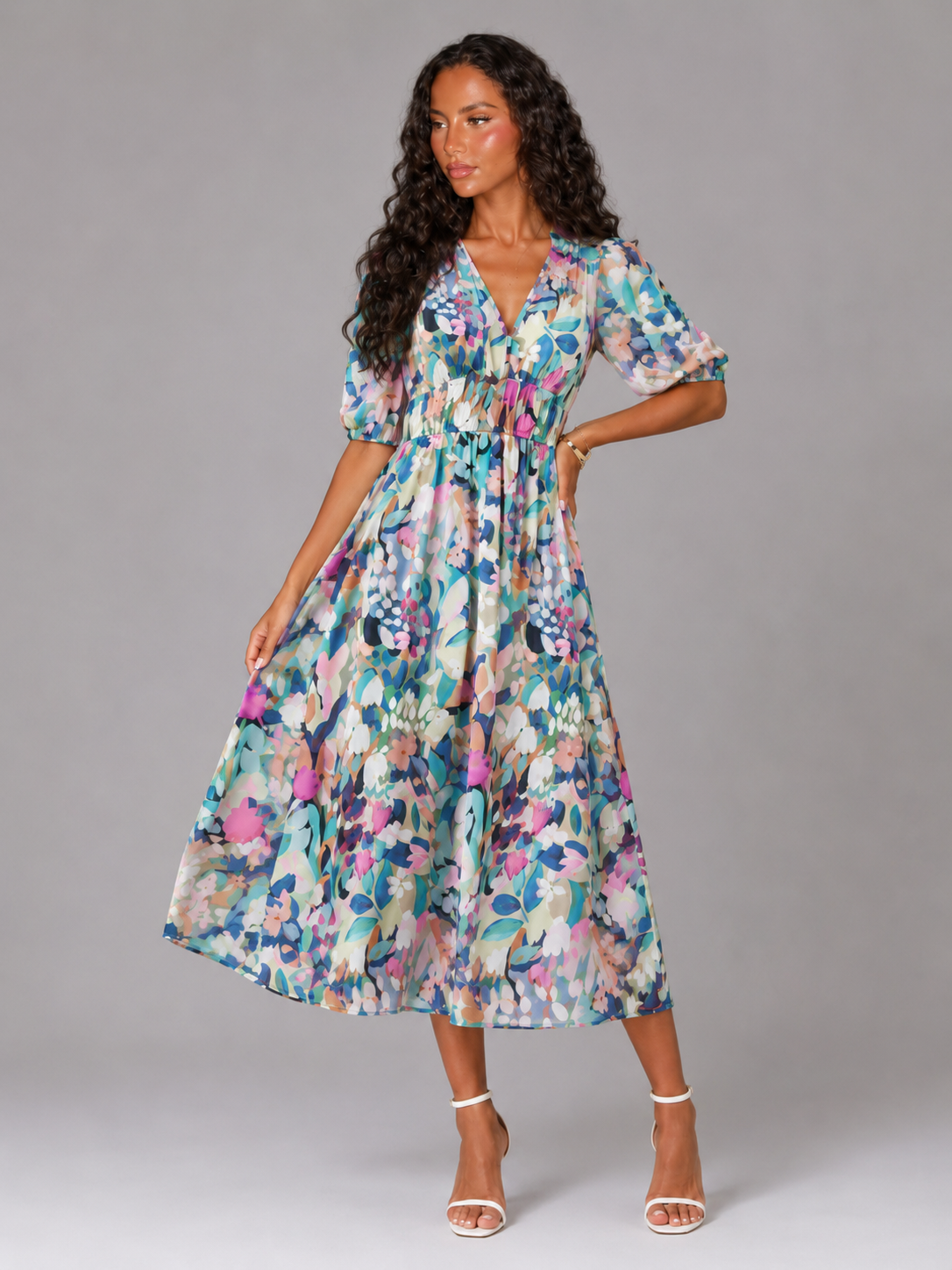 Vestido midi floral sin mangas con escote en V para invitada de boda