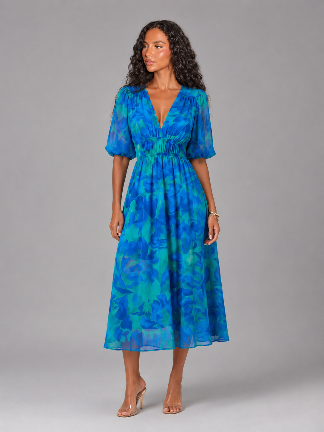 Vestido midi floral sin mangas con escote en V para invitada de boda