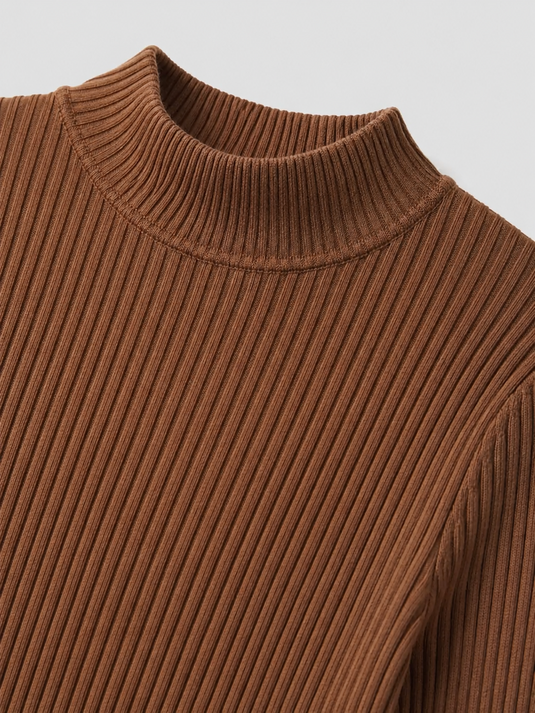 Ribbed mock neck knit top – Nude & Nero