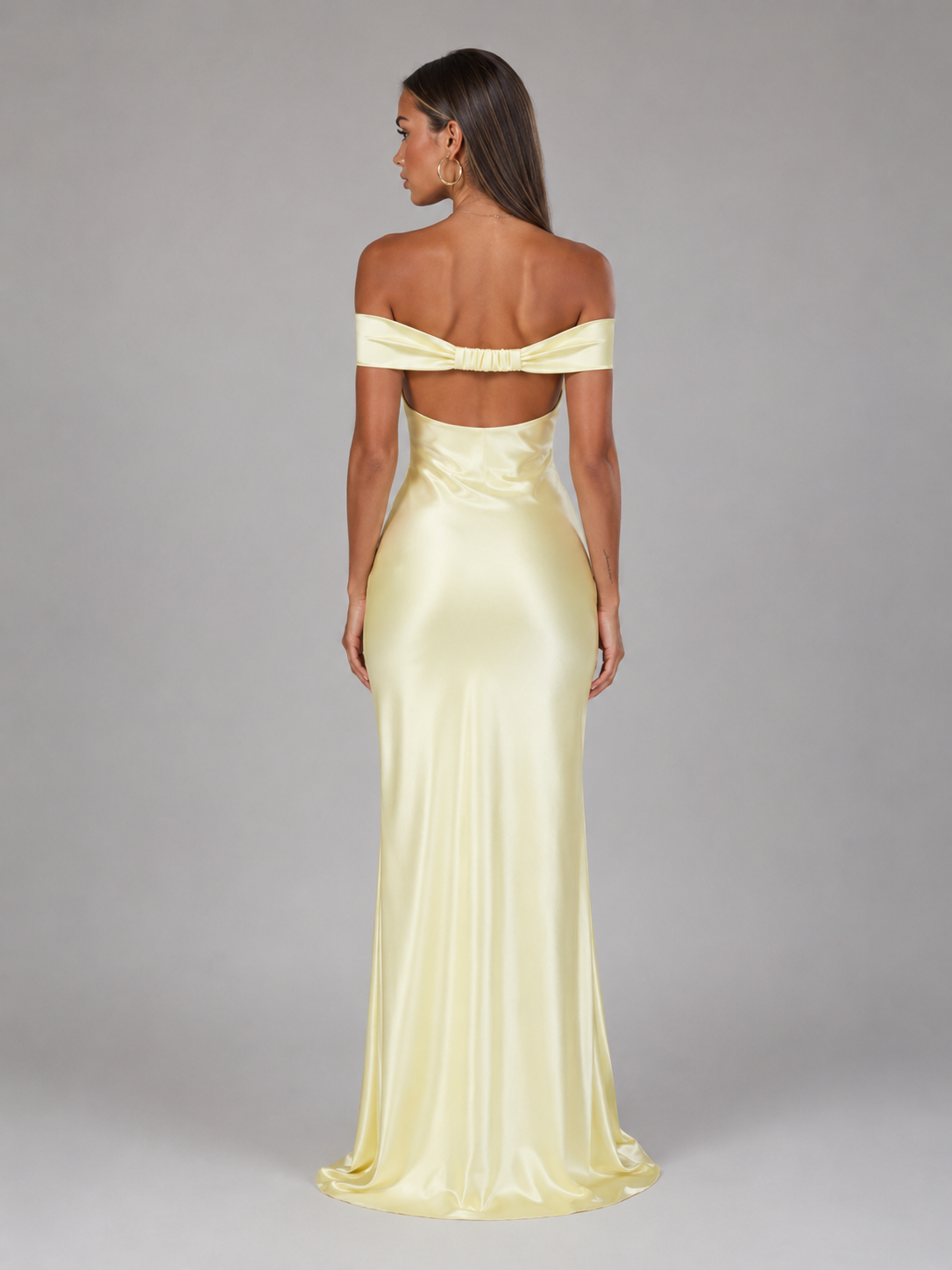 Robe maxi épaules dénudées effet satin pour invité de mariage