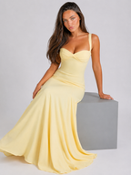 Vestido maxi con escote corazón para invitada de boda