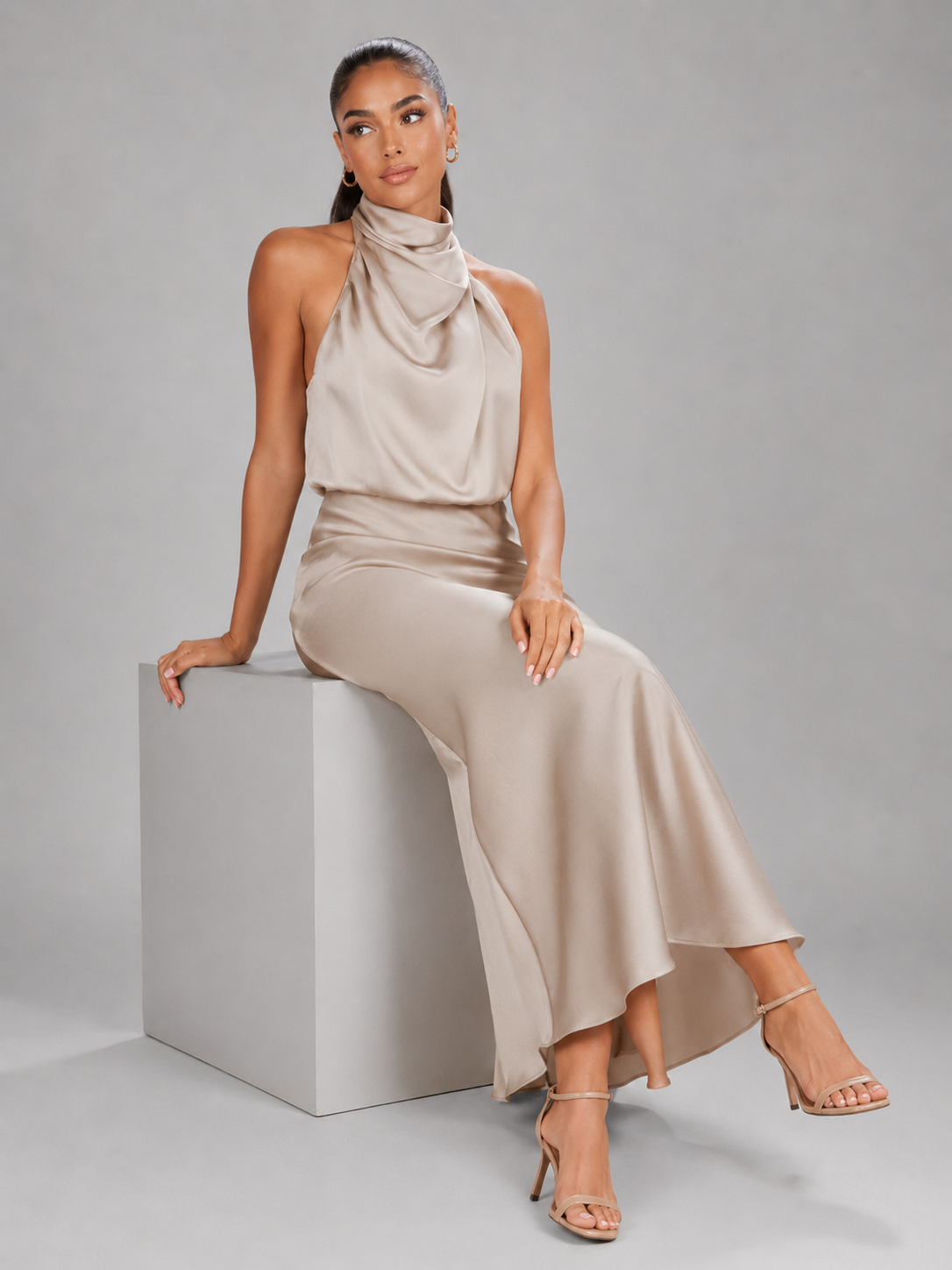 Robe midi à col montant effet satin pour invité de mariage