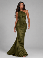 Vestido maxi satinado de un solo hombro para invitada de boda