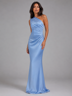 Vestido maxi satinado de un solo hombro para invitada de boda