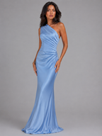 Vestido maxi satinado de un solo hombro para invitada de boda