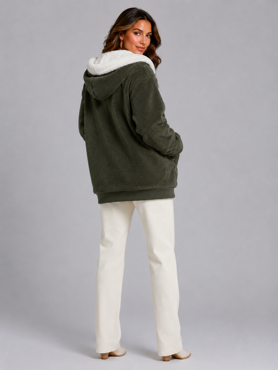 Doudoune à capuche doublée sherpa pour femme