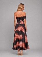 Robe longue à imprimé abstrait et une épaule pour invité de mariage