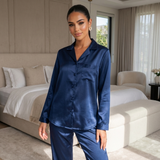 Conjunto de pijama de satén de seda para mujer manga larga con botones azul oscuro